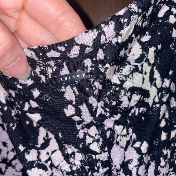 2 piece Volcom set - Picture 3 of 11